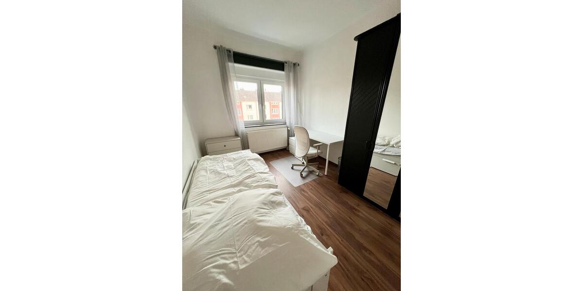 Wohnen auf Zeit Düsseldorf Stadtbezirk 5 - 4 Zimmer, 12 m&sup2;, 690&euro; | Angebot:25982280