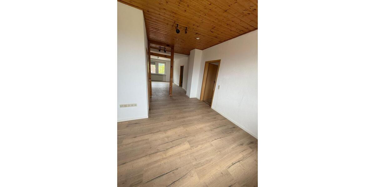 Etagenwohnung Neustadt an der Weinstraße Diedesfeld - 4 Zimmer, 100 m&sup2;, 950&euro; | Angebot:26688069