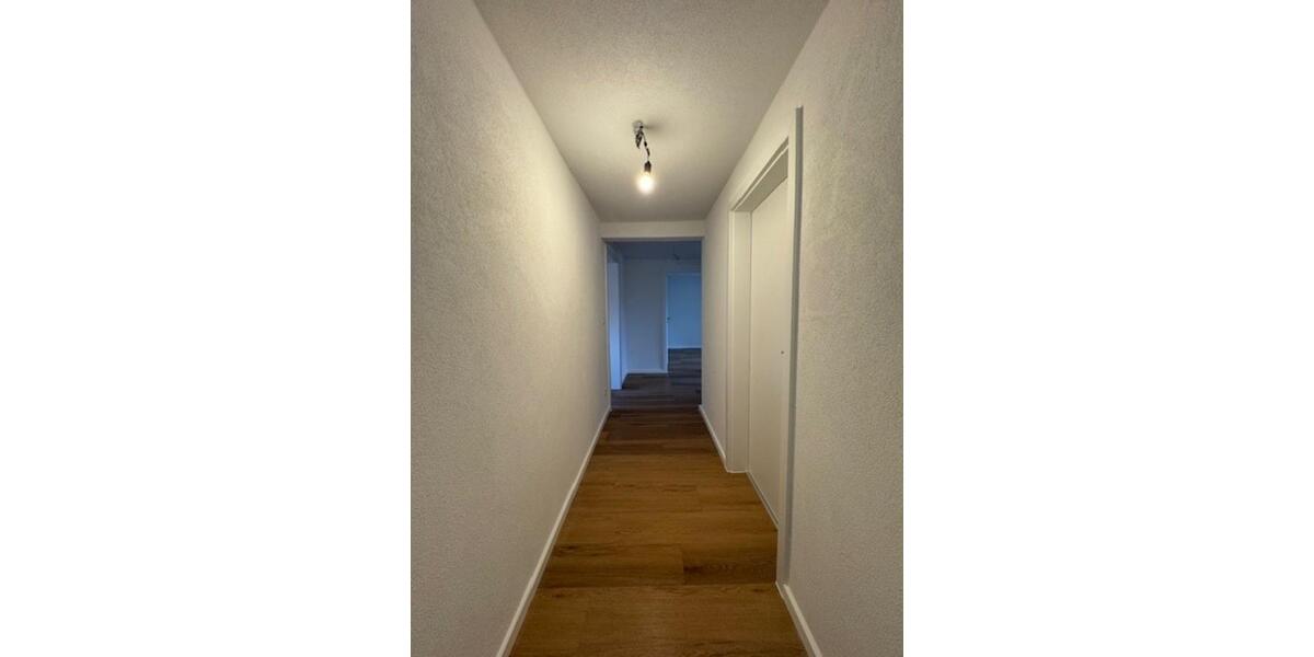 Dachgeschoßwohnung Karlsruhe Neureut - 4 Zimmer, 70 m&sup2;, 1.300&euro; | Angebot:25959537