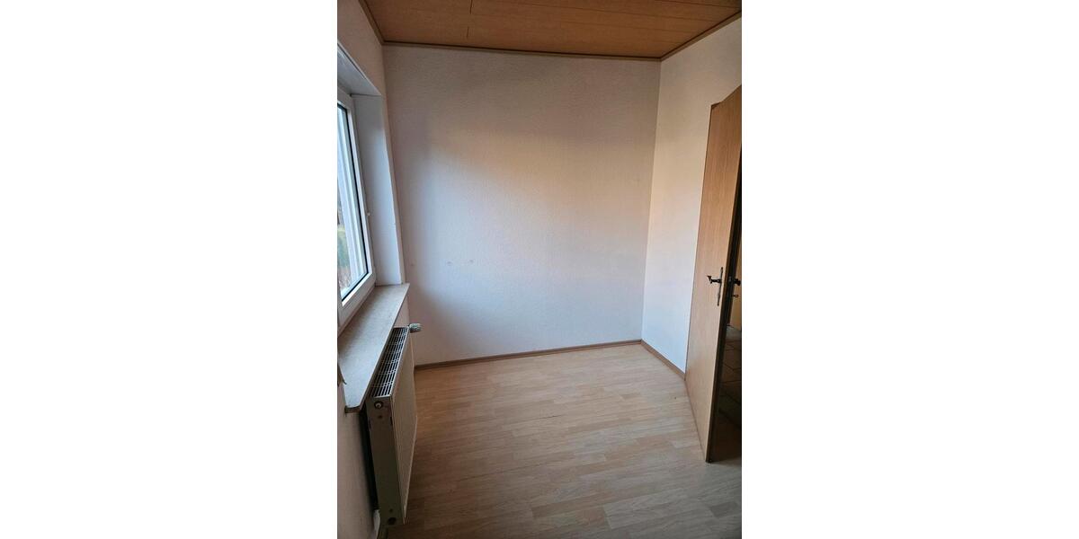 Dachgeschoßwohnung Niederaula - 4 Zimmer, 107 m&sup2;, 950&euro; | Angebot:26065932
