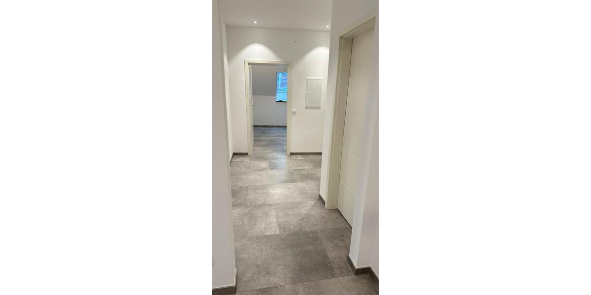 Dachgeschoßwohnung Maikammer - 3 Zimmer, 74 m&sup2;, 810&euro; | Angebot:25619932