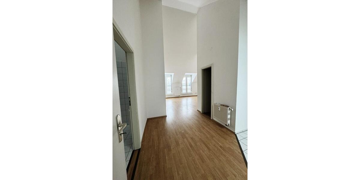 Dachgeschoßwohnung Hohenstein-Ernstthal Ernstthal - 3 Zimmer, 58 m&sup2;, 346&euro; | Angebot:24980587