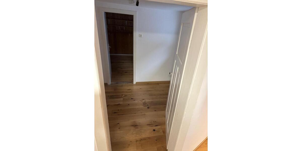 Etagenwohnung Bad Königshofen im Grabfeld - 6 Zimmer, 85 m&sup2;, 620&euro; | Angebot:26649878