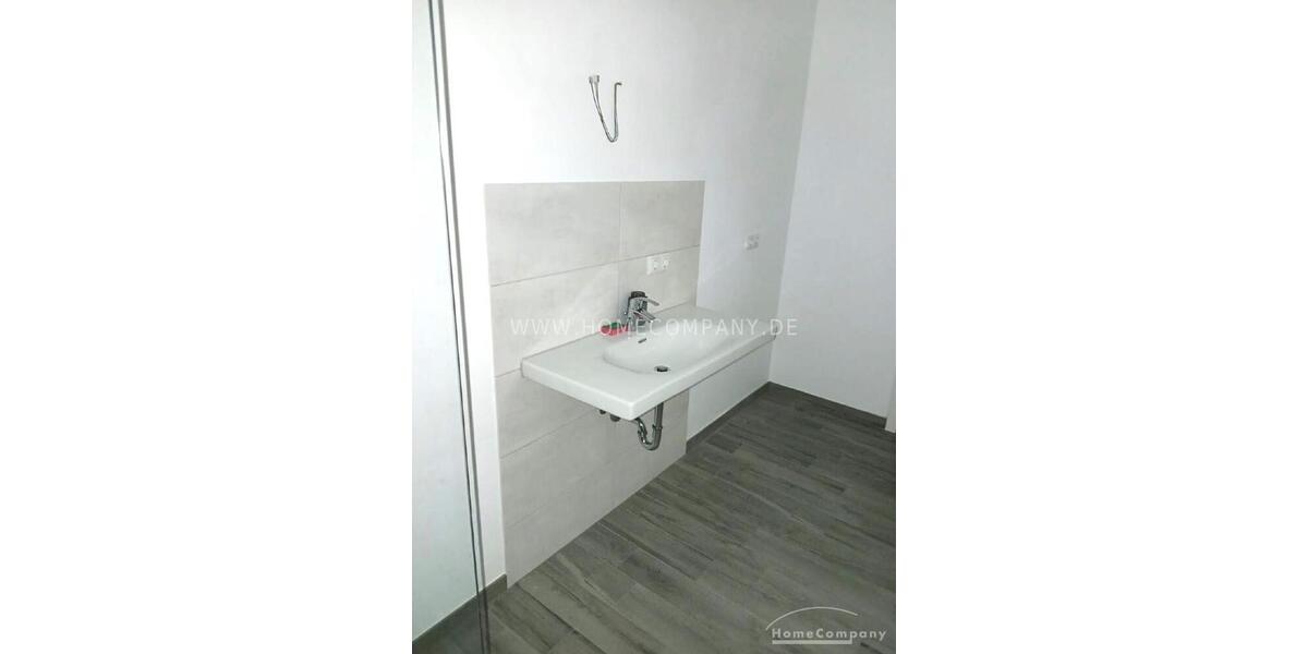 Wohnen auf Zeit Gera - 4 Zimmer, 140 m&sup2;, 3.000&euro; | Angebot:25635403