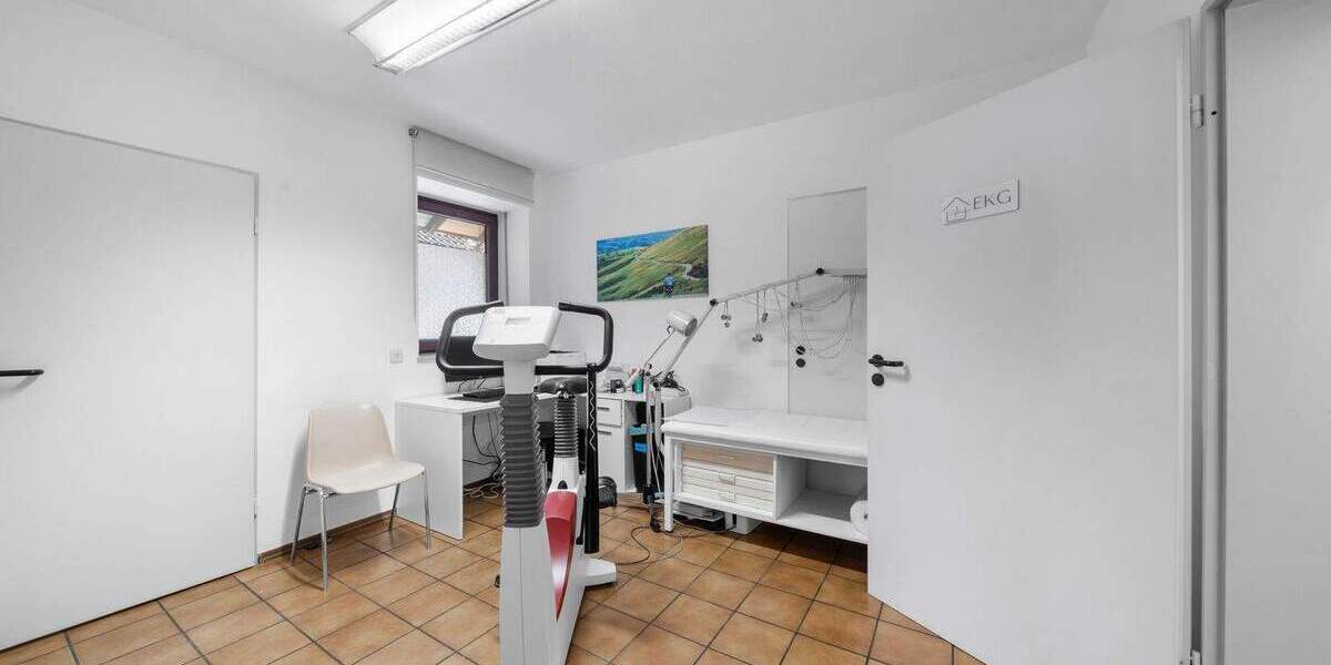 Gewerbeobjekt Rain - 5 Zimmer, 135 m&sup2;, 1.080&euro; | Angebot:25800184