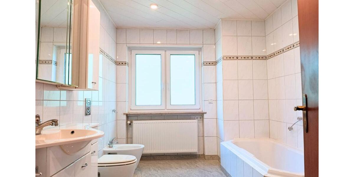 Maisonettenwohnung Schwalbach - 4.5 Zimmer, 194 m&sup2;, 1.450&euro; | Angebot:26587800