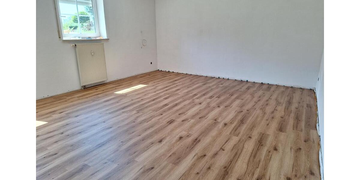 Etagenwohnung Schierling - 3 Zimmer, 90 m&sup2;, 600&euro; | Angebot:25655385