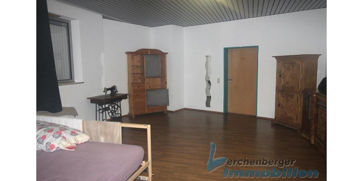 Erdgeschoßwohnung Simbach - 5 Zimmer, 180 m&sup2;, 900&euro; | Angebot:25342547