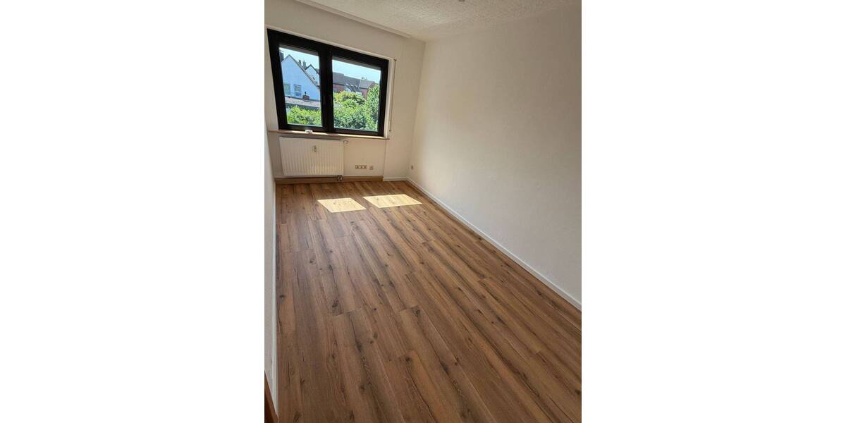 Etagenwohnung Troisdorf Spich - 3 Zimmer, 84 m&sup2;, 955&euro; | Angebot:26758529