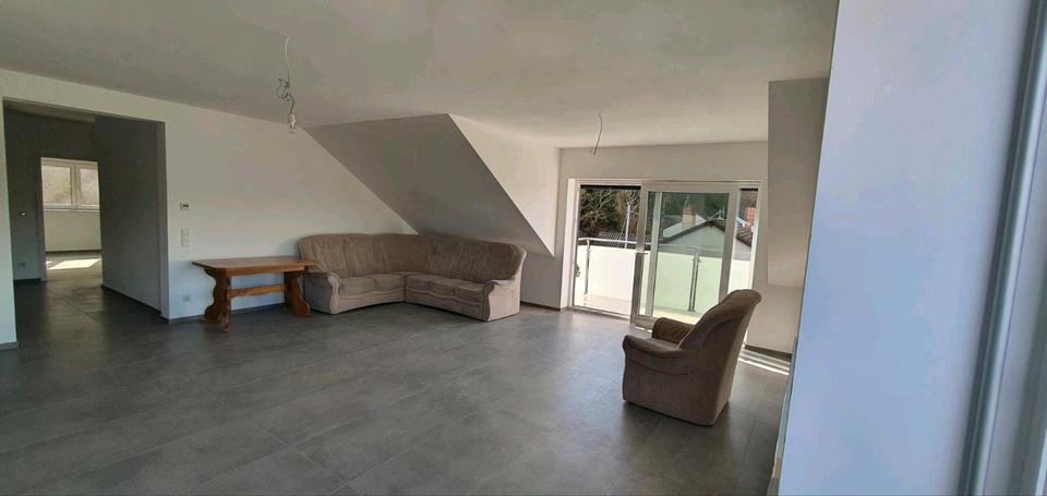 Dachgeschoßwohnung Bad Kreuznach - 4 Zimmer, 120 m&sup2;, 1.650&euro; | Angebot:25923786