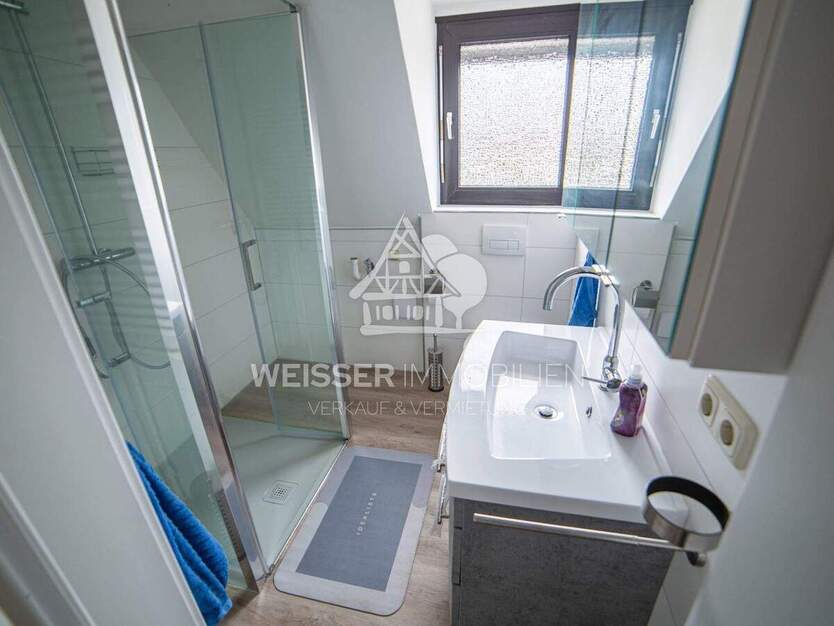 Wohnen mit Hausfeeling: Helle 4-Zimmer-Wohnung mit Garage & Gemeinschaftsterrasse in Fürth-Stadeln 4 zimmer