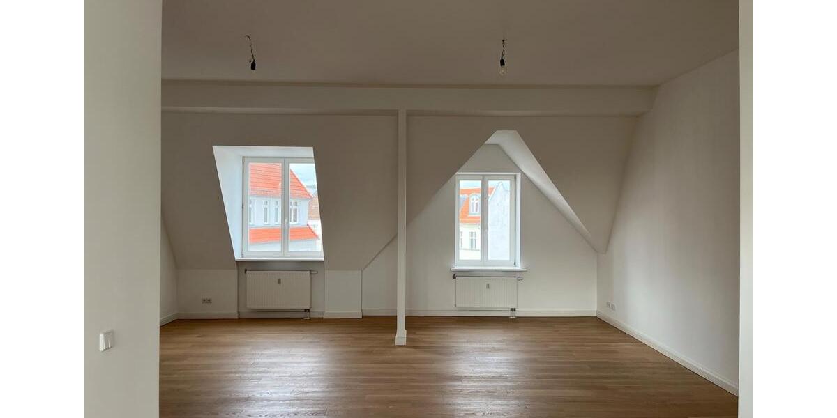 Dachgeschoßwohnung Berlin Friedrichshain-Kreuzberg - 2 Zimmer, 108 m&sup2;, 2.400&euro; | Angebot:26635070