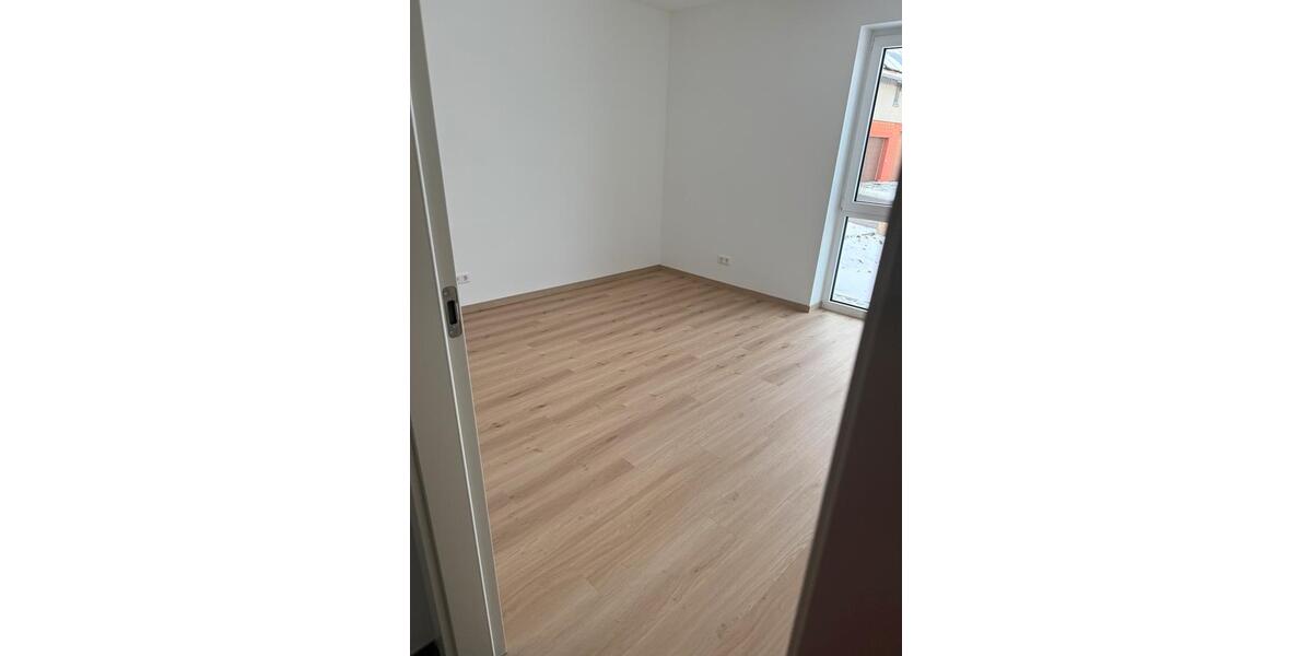 Erdgeschoßwohnung Hünfeld - 4 Zimmer, 102 m&sup2;, 1.100&euro; | Angebot:24369761