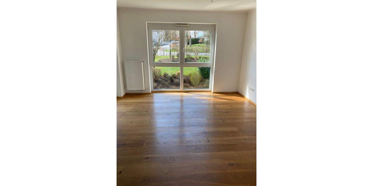 Etagenwohnung Deggendorf - 3 Zimmer, 99 m&sup2;, 950&euro; | Angebot:25690409