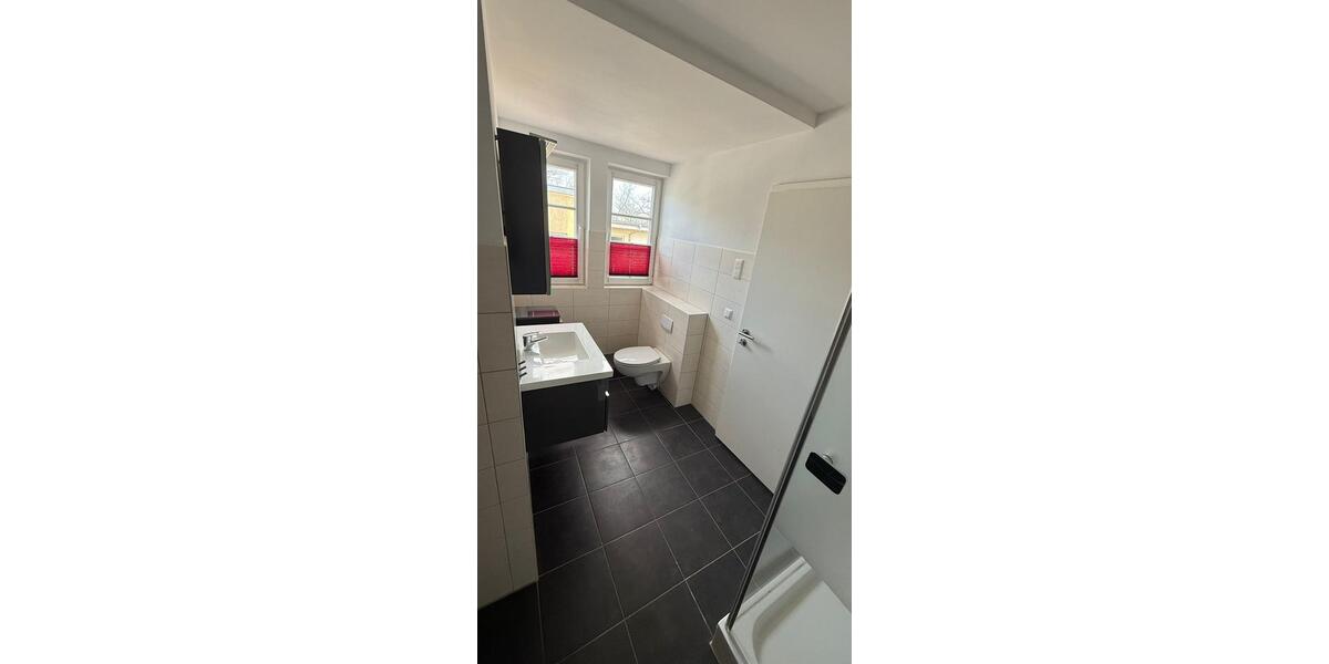 Dachgeschoßwohnung Schwerin Friedrichsthal - 4 Zimmer, 137 m&sup2;, 1.370&euro; | Angebot:25855164