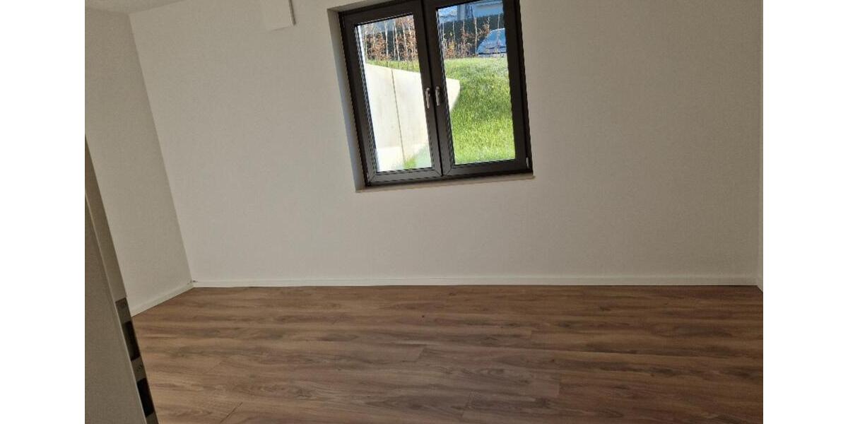 Etagenwohnung Windeck - 2 Zimmer, 83 m&sup2;, 980&euro; | Angebot:25171462