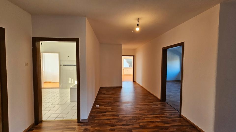 Dachgeschoßwohnung Siedenburg - 4 Zimmer, 135 m&sup2;, 750&euro; | Angebot:18962076