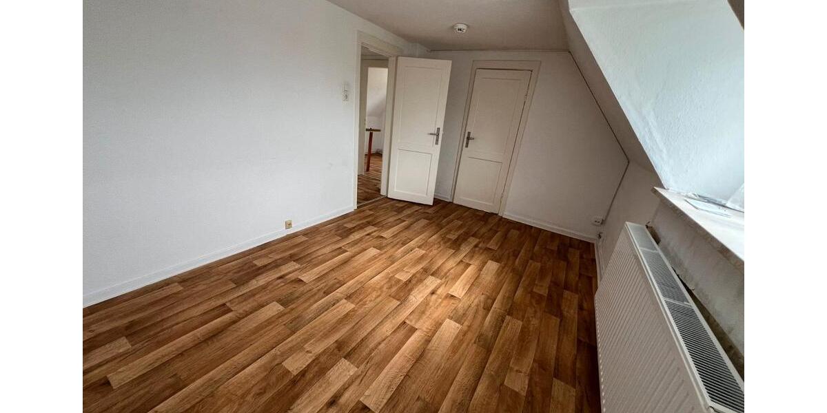 Dachgeschoßwohnung Kellinghusen - 1.5 Zimmer, 27 m&sup2;, 308&euro; | Angebot:26646826