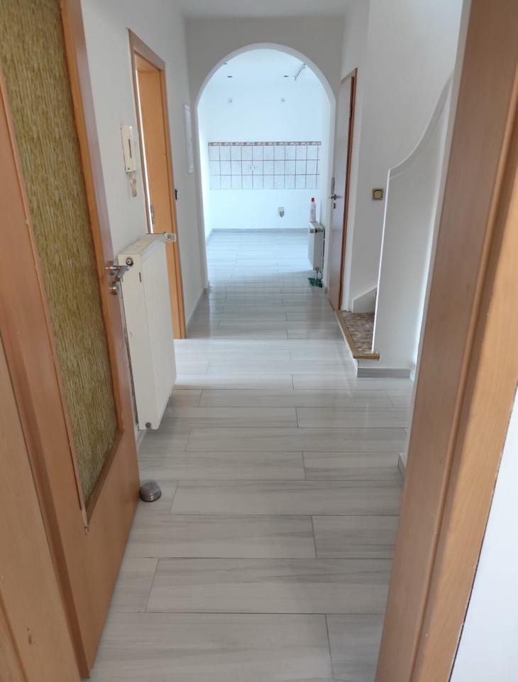 Neu renoviertes Einfamilienhaus mit Garten & Stellplatz