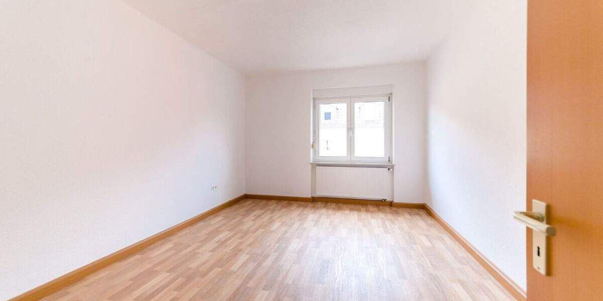 Etagenwohnung Schweinfurt Innenstadt - 2 Zimmer, 61 m&sup2;, 420&euro; | Angebot:25669911