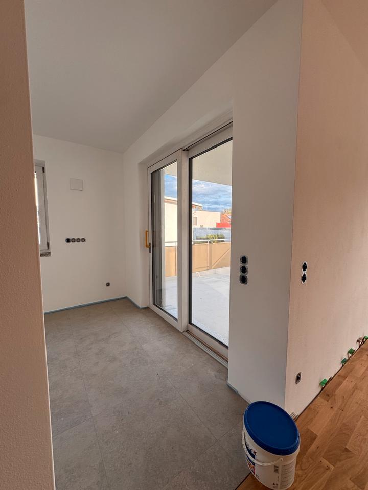 Erstbezug mit Balkon: Schöne, helle 4-Zimmer-Wohnung