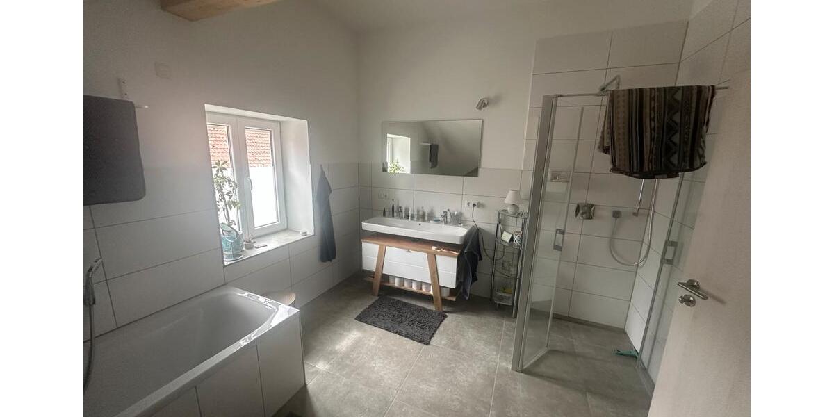 Maisonettenwohnung Landau an der Isar - 4 Zimmer, 130 m&sup2;, 1.150&euro; | Angebot:25650982