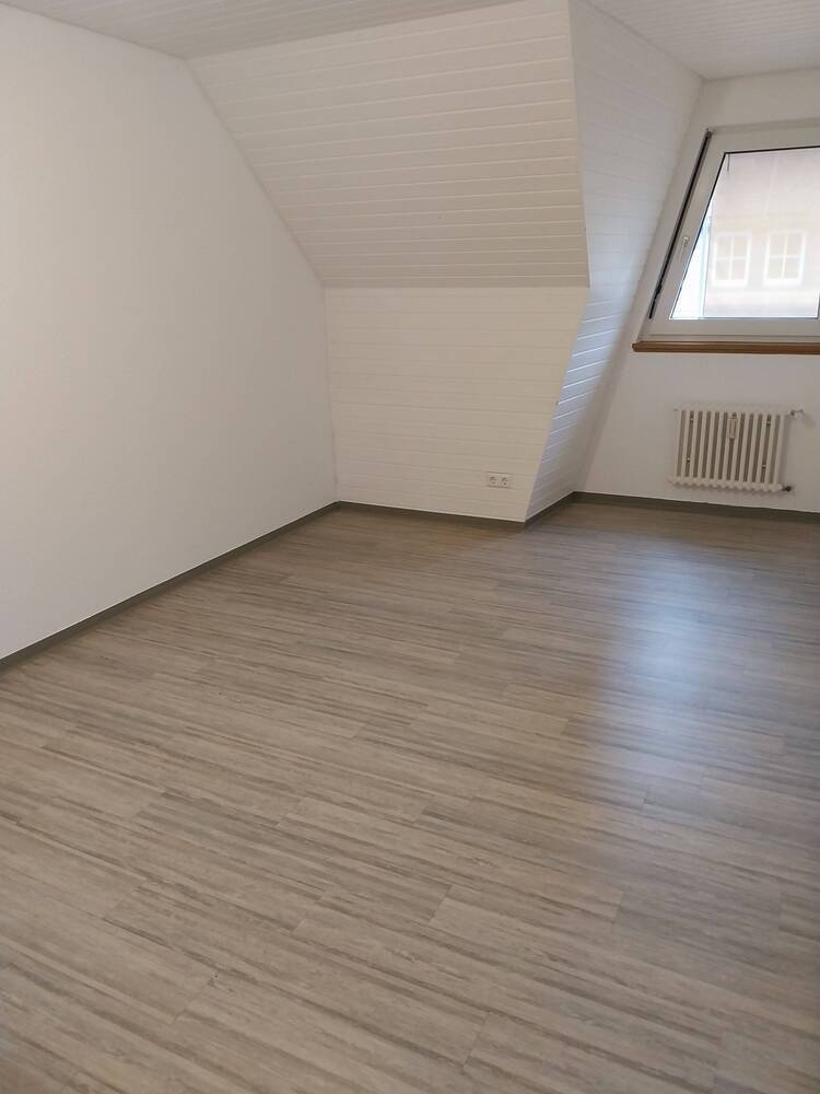 große Dachgeschoßwohnung mit Ausblick