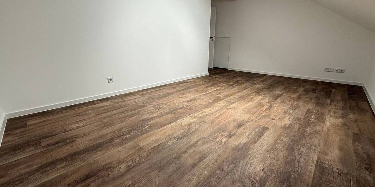 Etagenwohnung Flöha - 4 Zimmer, 90 m&sup2;, 900&euro; | Angebot:26583698