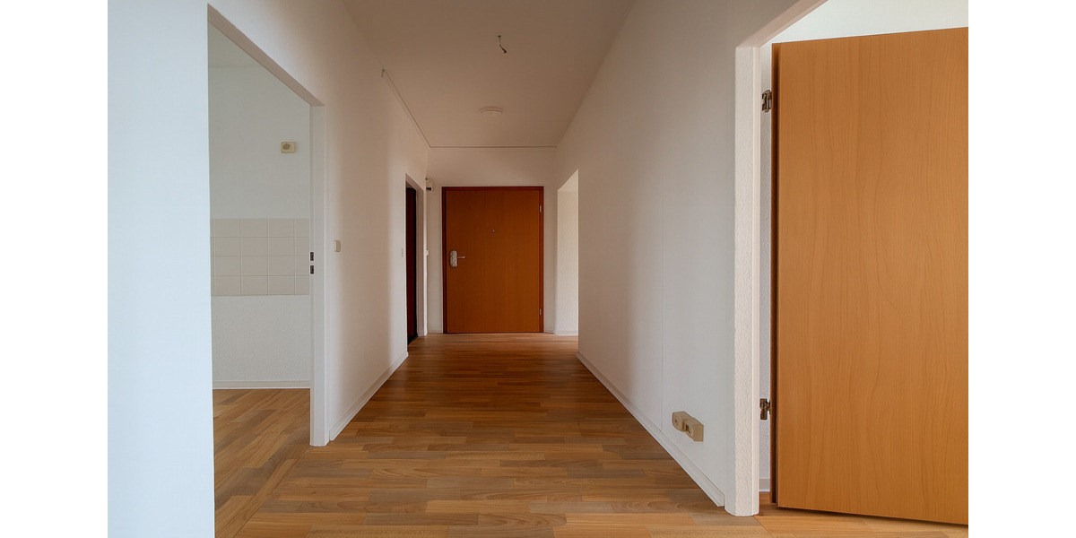 Helle 4-Raum-Wohnung mit Balkon, Naturidylle und Stellplatz – Nähe Erfurt, Weimar & Arnstadt zu vermieten! 4 zimmer