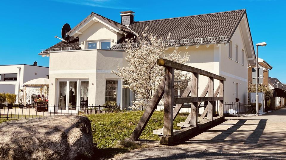 Exklusive 3-Zimmer Erdgeschosswohnung (141m²) mit Garten u. großer Terrasse in Usingen 3 zimmer