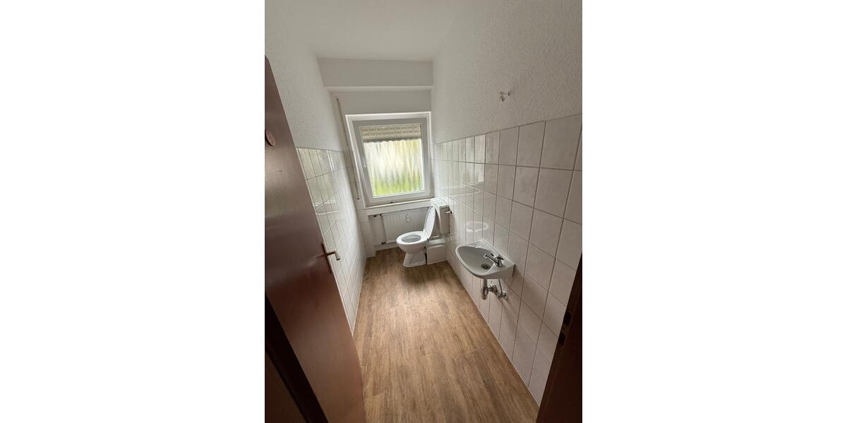 Ab sofort frei: Großzügige, renovierte 4-Zimmer-Wohnung (ca. 115 4 zimmer