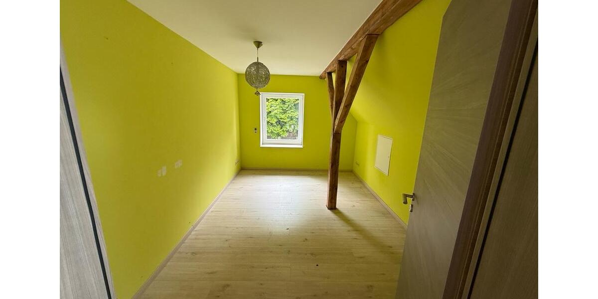 Mehrfamilienhaus, Wohnhaus Hüllhorst - 8 Zimmer, 244 m&sup2;, 2.140&euro; | Angebot:26533419