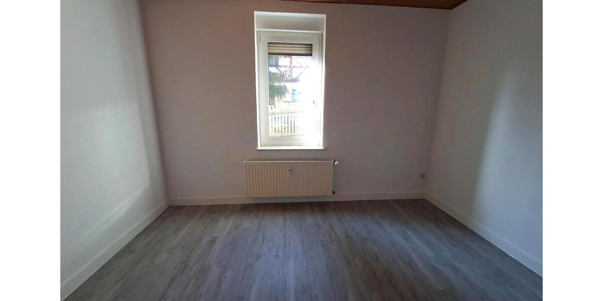 Erdgeschoßwohnung Werdau - 4 Zimmer, 101 m&sup2;, 856&euro; | Angebot:24631795