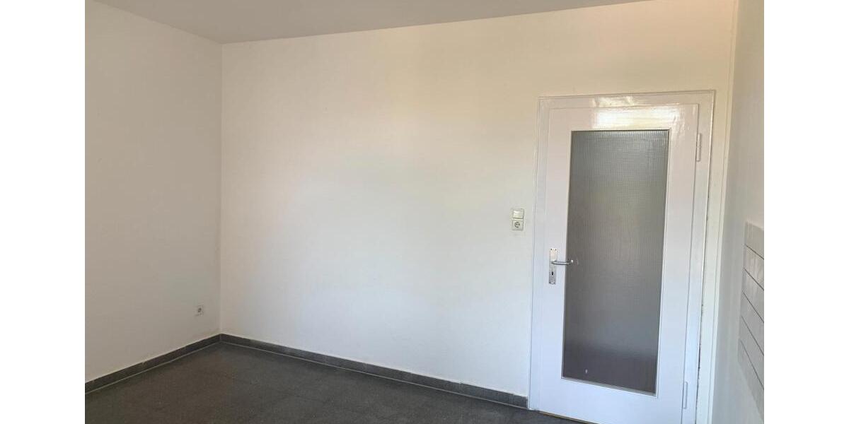 Etagenwohnung Mönchengladbach Süd - 3 Zimmer, 111 m&sup2;, 1.000&euro; | Angebot:26421997