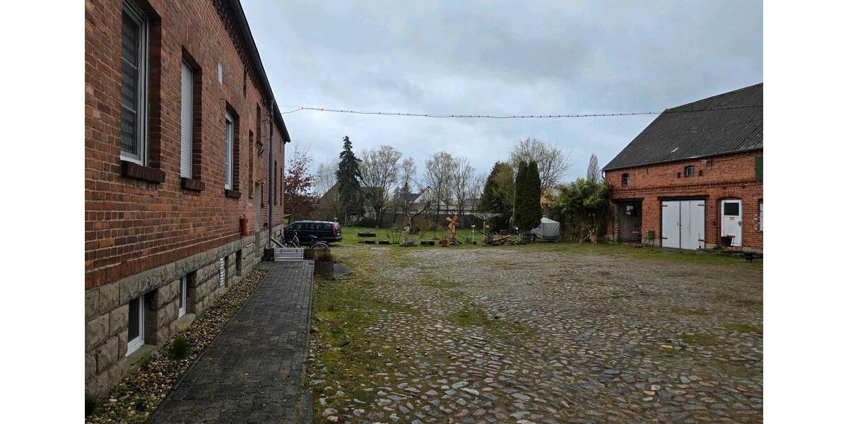 Erdgeschoßwohnung Stendal - 3 Zimmer, 82 m&sup2;, 670&euro; | Angebot:25942642