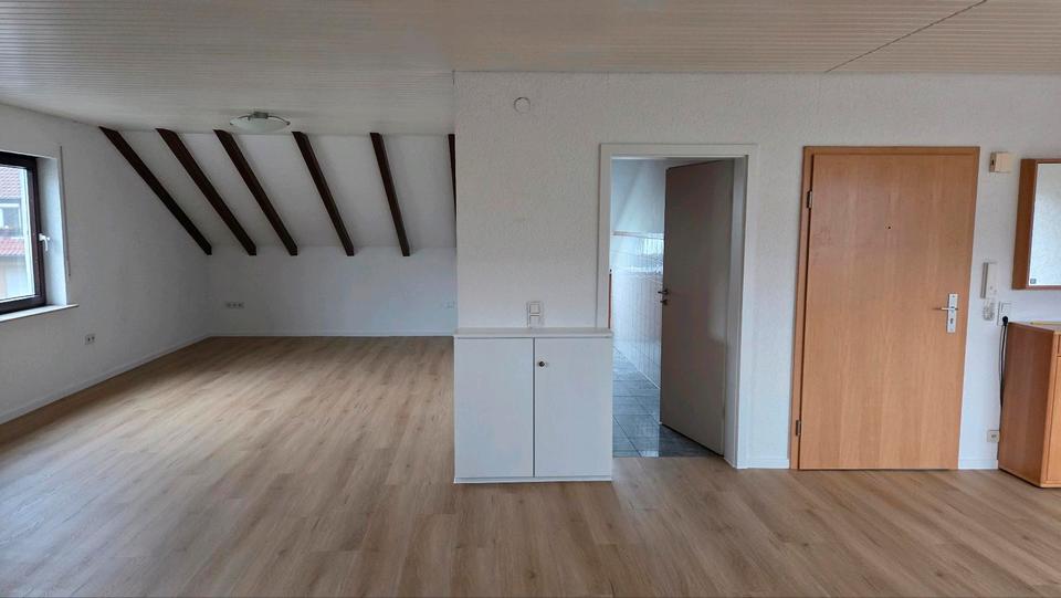 Dachgeschoßwohnung Vaihingen an der Enz - 3.5 Zimmer, 105 m&sup2;, 1.300&euro; | Angebot:24315128