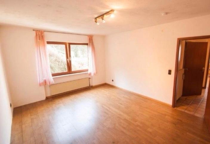 Etagenwohnung Trier Kürenz - 4 Zimmer, 90 m&sup2;, 650&euro; | Angebot:25047781