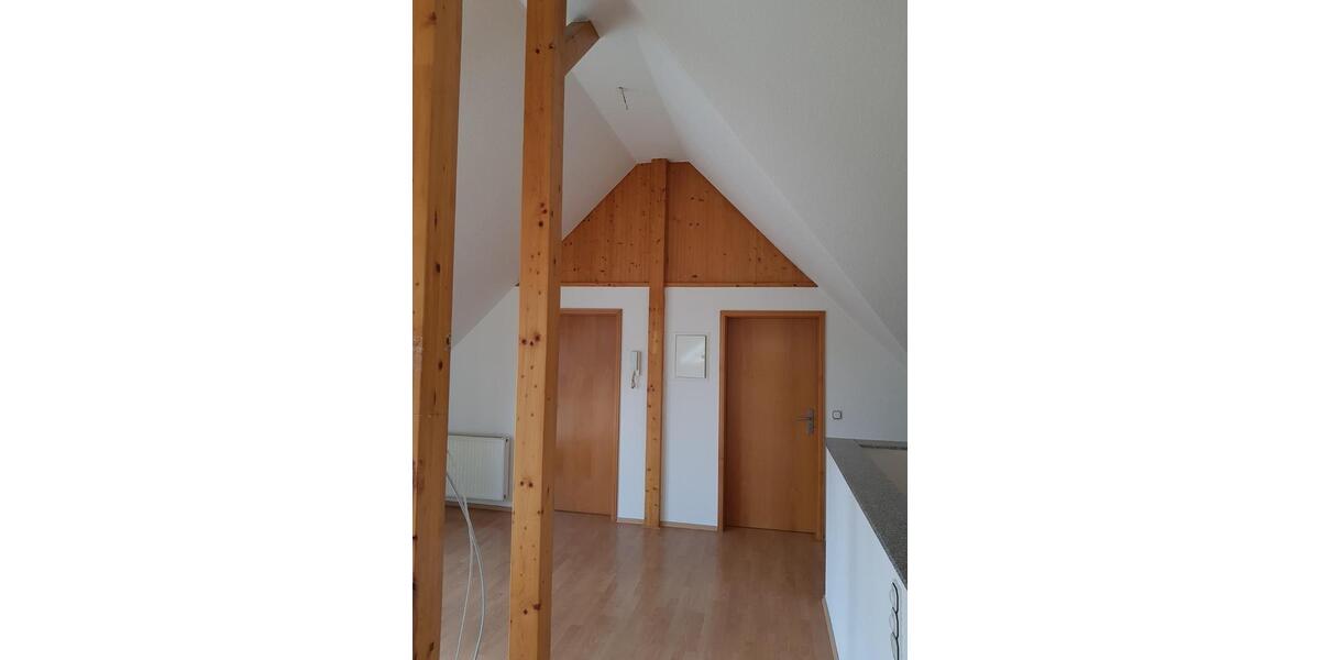 Dachgeschoßwohnung Hohenstein-Ernstthal Ernstthal - 3 Zimmer, 85 m&sup2;, 595&euro; | Angebot:25255010
