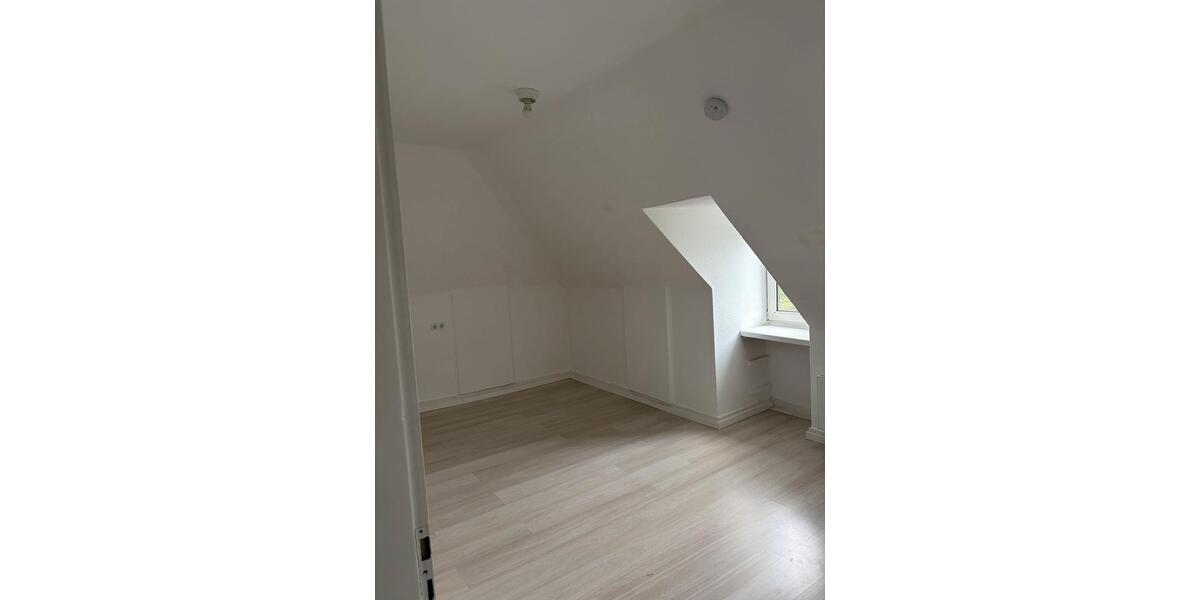 Dachgeschoßwohnung Siegen - 2 Zimmer, 59 m&sup2;, 600&euro; | Angebot:26613578