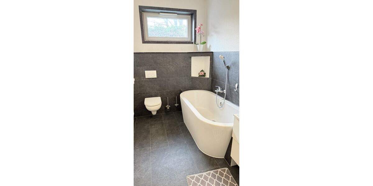 Kleine Gewerbefläche für Büro oder Praxis mit Einbauküche in rückwärtiger Citylage zimmer