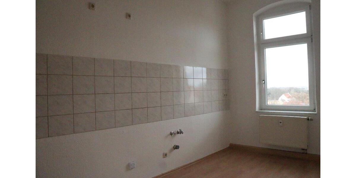 Etagenwohnung Riesa - 3 Zimmer, 79 m&sup2;, 395&euro; | Angebot:25875736