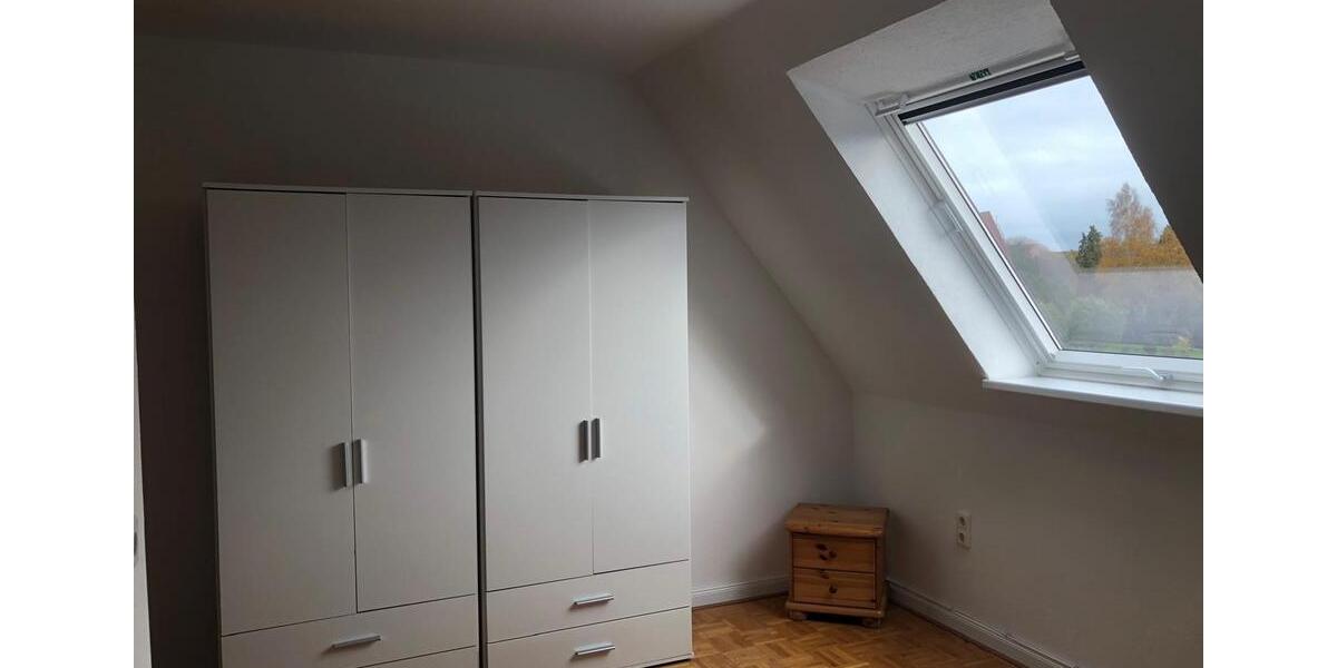 Dachgeschoßwohnung Emden Tholenswehr - 2 Zimmer, 55 m&sup2;, 550&euro; | Angebot:25962460