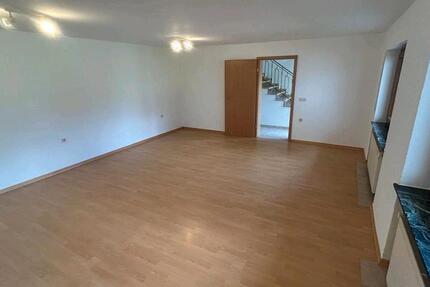 Haus Rittersdorf - 4 Zimmer, 158 m&sup2;, 1.000&euro; | Angebot:27620025