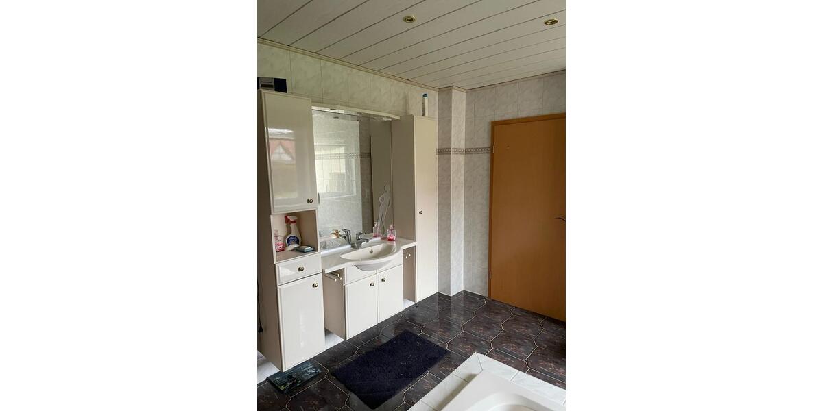 Etagenwohnung Schmalkalden - 1 Zimmer, 15 m&sup2;, 330&euro; | Angebot:24742800