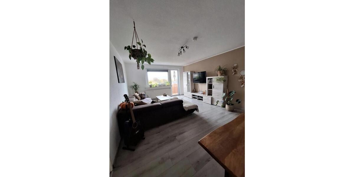 Helle 3 Zimmer Wohnung Balkon Tiefgarage Keller Aufzug ab 01.02. 3 zimmer