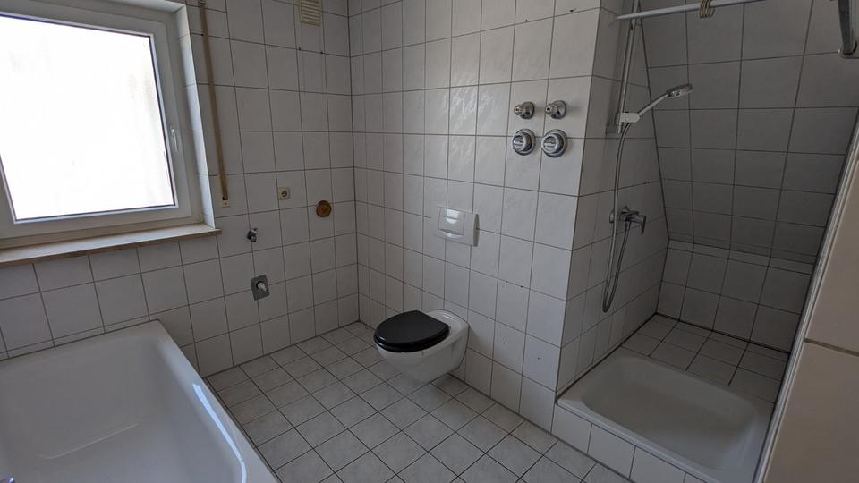 Zentrale 4-Zimmer-Wohnung mit Balkon in Leipheim zimmer