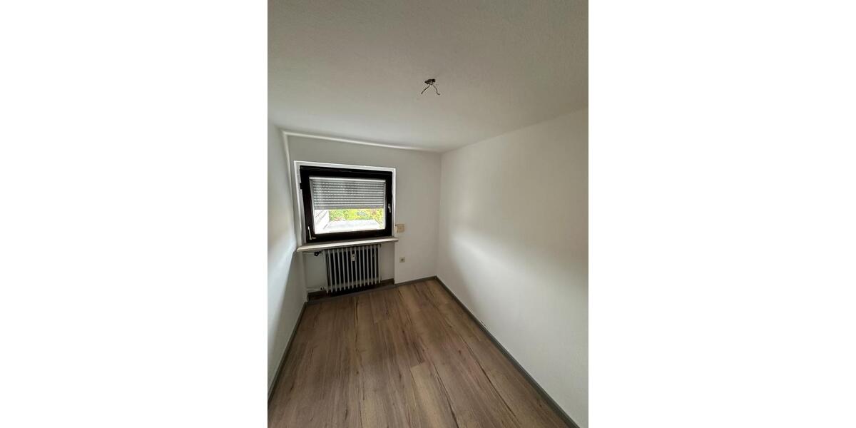 Dachgeschoßwohnung Konradsreuth - 2 Zimmer, 40 m&sup2;, 200&euro; | Angebot:26505244