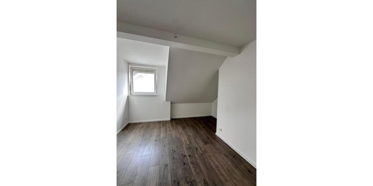 Dachgeschoßwohnung Allendorf (Eder) - 3 Zimmer, 73 m&sup2;, 730&euro; | Angebot:26024524