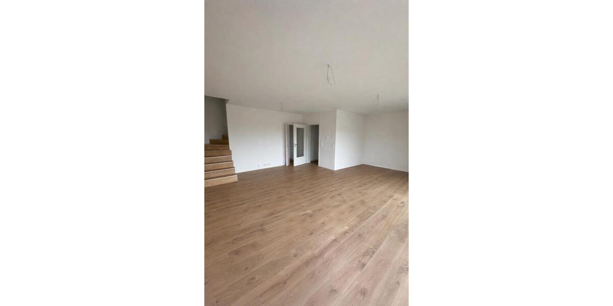 Etagenwohnung Wiesentheid - 5 Zimmer, 110 m&sup2;, 1.250&euro; | Angebot:26030583