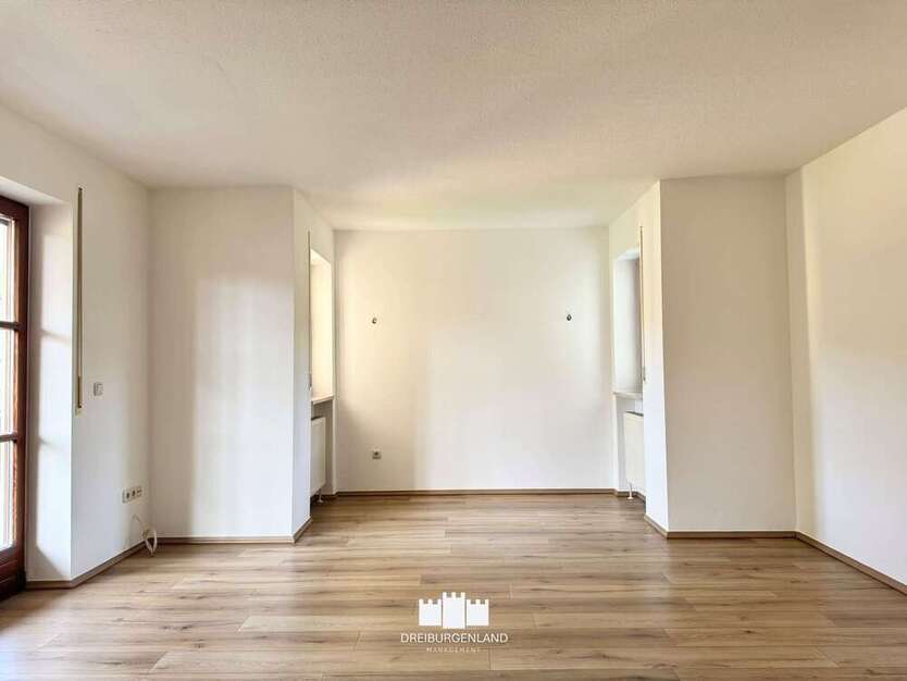 Wohnung zum Mieten in Salzweg 700 € 82 m²